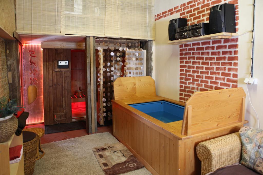 Hrazdeny Statek Mytinka Guest House Ngoại thất bức ảnh