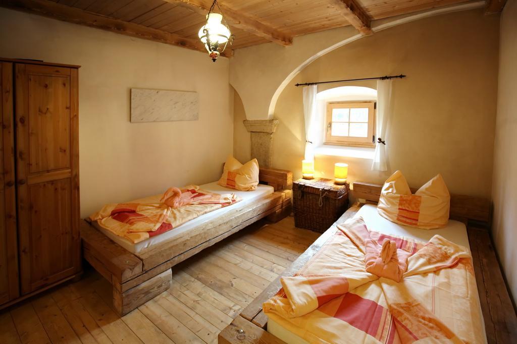 Hrazdeny Statek Mytinka Guest House Ngoại thất bức ảnh