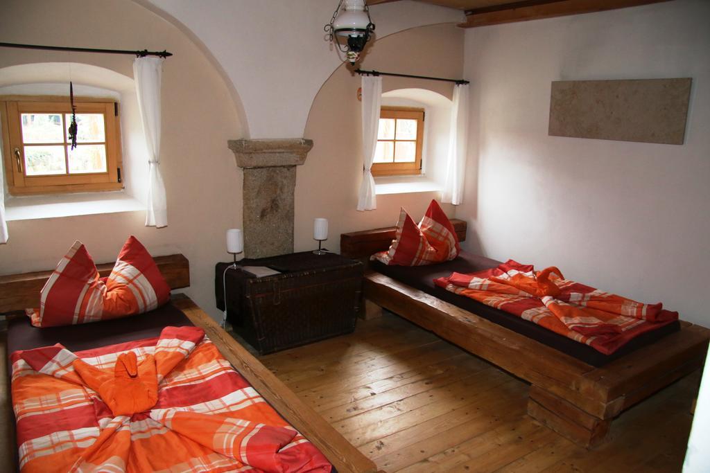 Hrazdeny Statek Mytinka Guest House Ngoại thất bức ảnh