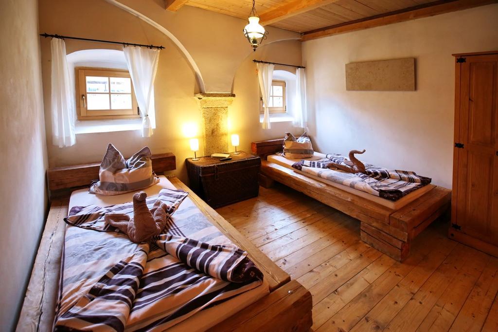 Hrazdeny Statek Mytinka Guest House Ngoại thất bức ảnh
