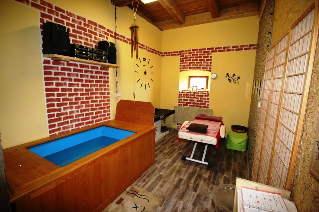 Hrazdeny Statek Mytinka Guest House Ngoại thất bức ảnh